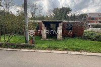 Istra, Krnica, građevinsko zemljište s nedovršenim objektom, 563 m²