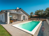 Istra, Krnica : Vila s privatnim bazenom na prodaju
