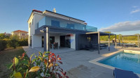 Istra,Krnica-nova vila s bazenom i velikom okućnicom