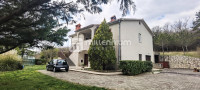 Istra, Kršan, samostojeća kuća s 2 stana i velikom okućnicom