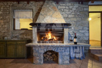 ISTRA - KUĆA S KONOBOM I TERASOM S POGLEDOM NA MORE