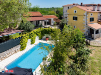 ISTRA, LABIN - BARBIĆI, EKSKLUZIVNO!!! DVIJE AUTOHTONE KAMENE KUĆE S B