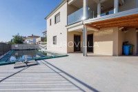Istra, Labin, moderna vila s bazenom