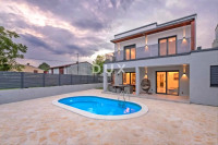 Istra, Labin, kuća, 130 m², bazen, blizina centra grada