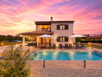 Istra, Labin, samostojeća kuća, 151 m², bazen