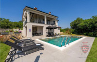 Istra, Labin: Vila s bazenom na rubu sela