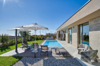 Istra, Labinci, luksuzna prizemnica s pogledom na more