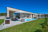 Istra, Labinci, luksuzna prizemnica s pogledom na more