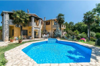 Istra, Ližnjan  stan u prizemlju prodaja.