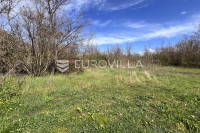 Istra, Loborika - 2796 m2 zemljišta uz prometnicu