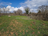 Istra, Manjadvorci - prodaja građevinskog zemljišta, 735m2!