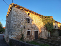 Istra, Marčana, Filipana, kamena ruševina u nizu