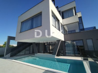 Istra, Medulin, vila, 420 m2, 150 metara od mora
