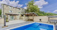 Istra, Motovun - okolica, kamena kuća s bazenom
