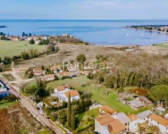 ISTRA, NOVIGRAD građevinsko zemljište od 1444m2, 300m od mora