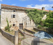 Istra, okolica Marčane – Kamena kuća za renovaciju s okućnicom