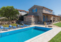 Istra, okolica Poreča, istarska kamena kuća sa bazenom