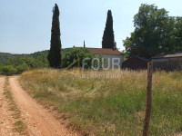 Istra, Oprtalj - okolica, građevinsko zemljište, 453m2