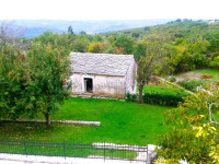 Istra, Oprtalj, okolica - autohtona kamena istarska kuća za renovaciju