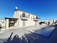 Istra, Orbanići  villa 200m2,4ss+db, grijani bazen !