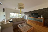 Istra, Peroj, prostrani stan u prizemlju sa vrtom NKP 117,43 m2