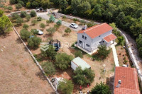 Istra, Peroj, Samostojeća kuća s pomoćnim objektom u srcu prirode
