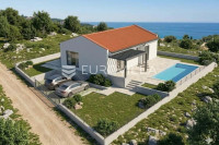 Istra, Peruški, rohbau kuća s bazenom i panoramskim pogledom na more