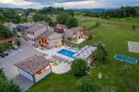 ISTRA, PIĆAN - 3 kuće za odmor s 4500 m2 okućnice!