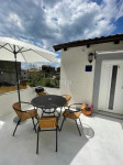 Istra, Labin - renovirana kuća s tri stana, 270 m2