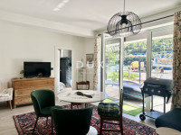 ISTRA, PLOMIN LUKA - Apartman prvi red do mora SNIŽENO!