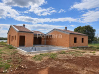 ISTRA, POREČ – duplex prizemnica, 3 spavaće sobe, bazen