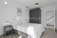 Istra, Poreč, dvojna kuća 168 m² s 4 spavaće sobe i 3 parkirna mjesta