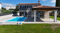 ISTRA, POREČ- moderna kuća s bazenom, pogledom na more i prostranom ok