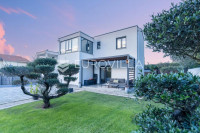 Istra, Poreč - moderno uređena kuća s okućnicom