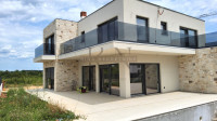 Istra, Poreč – novogradnja: vila s bazenom na prodaju