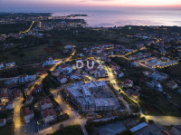 Istra, Poreč, poslovni prostor, 42,50m2, 1km od centra Poreča