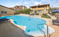 Istra, Poreč - Samostojeća kuća s tri apartmana i bazenom