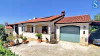 Istra, Poreč, samostojeća prizemnica površine 153 m2 s bazenom
