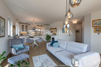 Istra, Poreč, trosoban stan s panoramskim pogledom na more