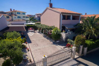 Istra, Pula - Apartmanska kuća s pogledom na more u blizini plaže