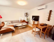 Pula, Centar, dva stana, 78,56 m2