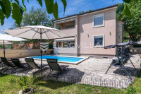 Istra, Pula, kuća s bazenom, teretanom i solarnim sustavom