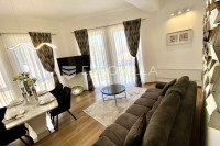 Istra, Pula, luksuzan, moderno opremljen trosoban stan NKP 85 m2