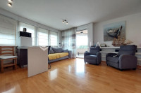 Istra, Pula, moderan stan s otvorenim pogledom na grad i zelenilo