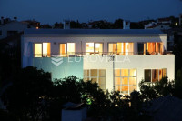 Istra, Pula, moderna luksuzna vila s bazenom, prvi red do mora