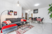 Istra, Pula, strogi centar, moderan stan 70 m² s terasom, garažom i li