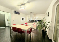 ISTRA, PULA, VALDEBEK - Prostran dvoetažni 3SS+DB stan na atraktivnoj