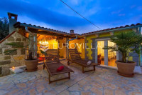 Istra, Pula - Veli vrh, dvije samostojeće prizemnice sa bazenom NKP 50