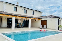 Istra, Radeki Polje -kvalitetna nova villa, 32 m2 bazena,1576 m2 zemlj