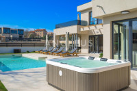 Istra, Rovinj - moderna vila s bazenom, 210m2, dugoročno!